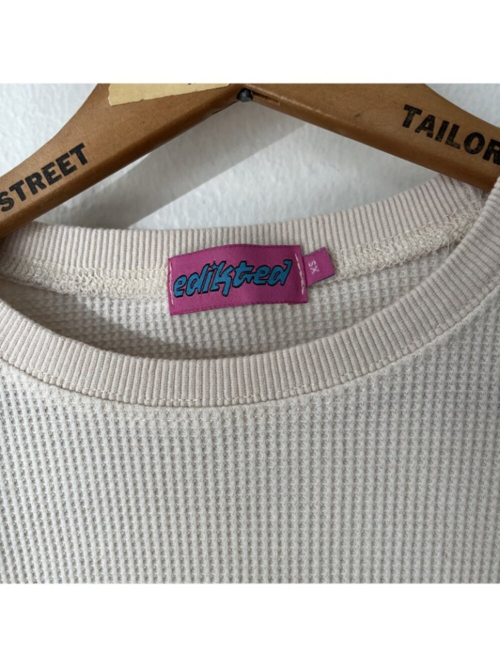 Edikted 88 Crop Long Sleeve Waffle Knit XS cream blue collegiate preppy - Picture 2 of 4